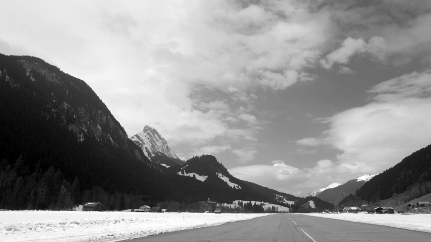 Sean Snyder Cloud Sediment (Gstaad), 2016  Video still, 16:9 format HD video, 7 minutes 47 seconds, b/w and color, audio