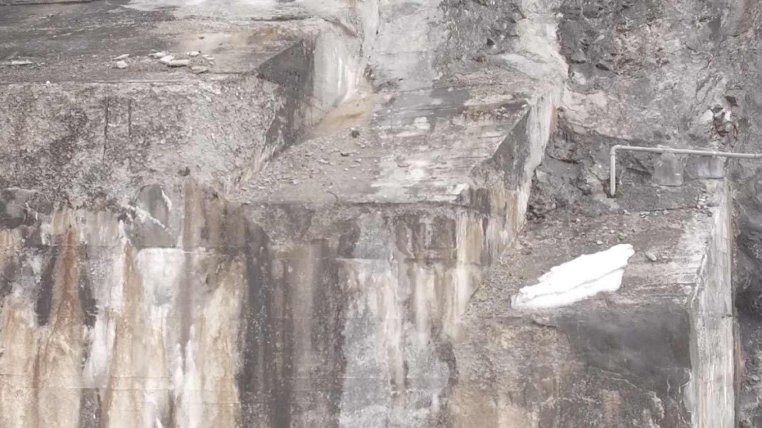 Sean Snyder Cloud Sediment (Gstaad), 2016  Video still, 16:9 format HD video, 7 minutes 47 seconds, b/w and color, audio