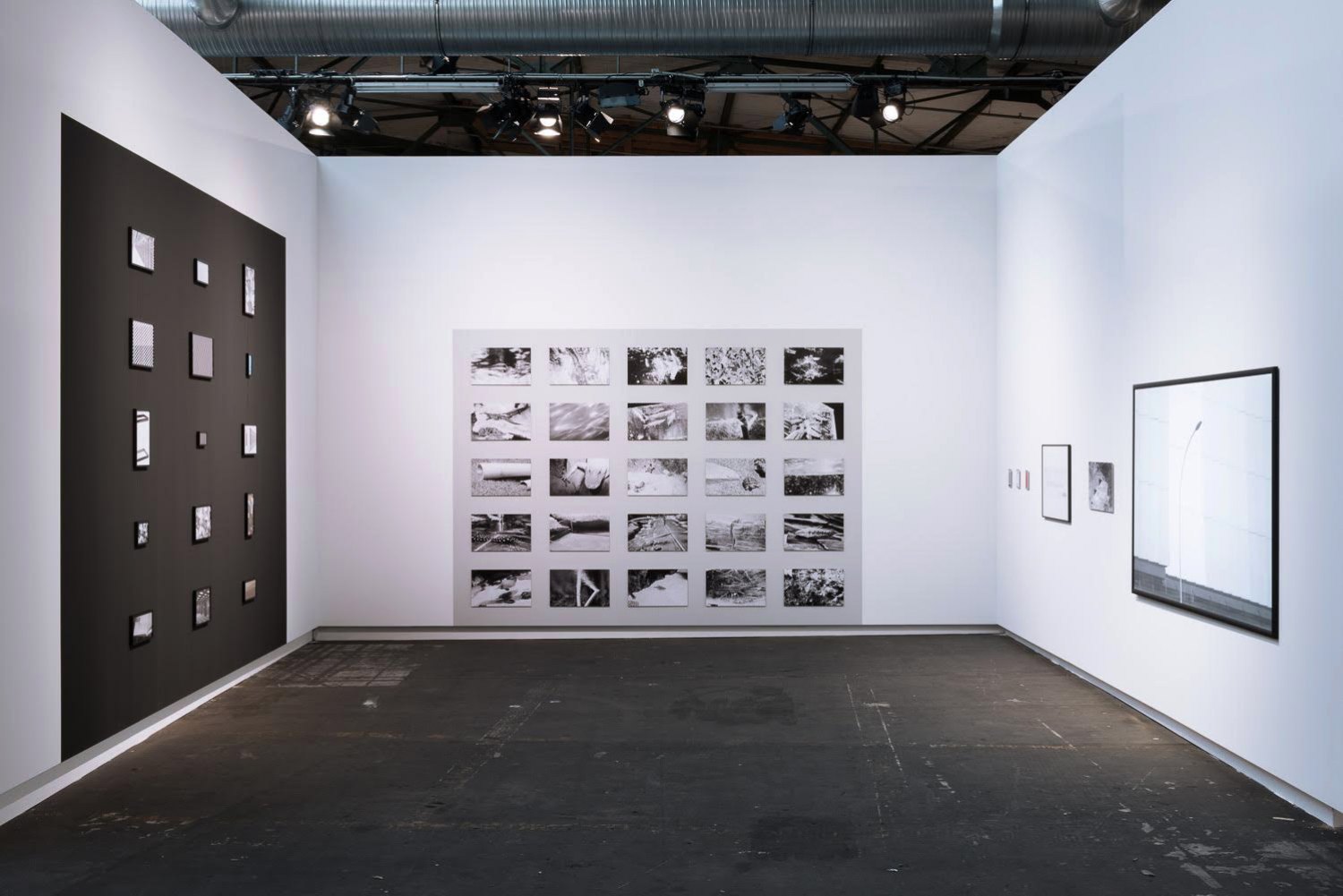 Sean Snyder 1.618033987, 5, 25, 99, 747  Installation view at abc (art berlin contemporary)