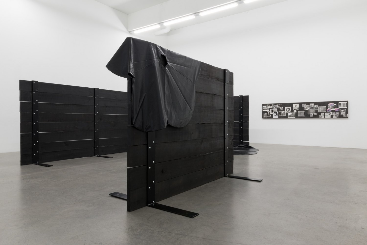 Tom Burr Abridged Installation view, Galerie Neu, Berlin, 2017