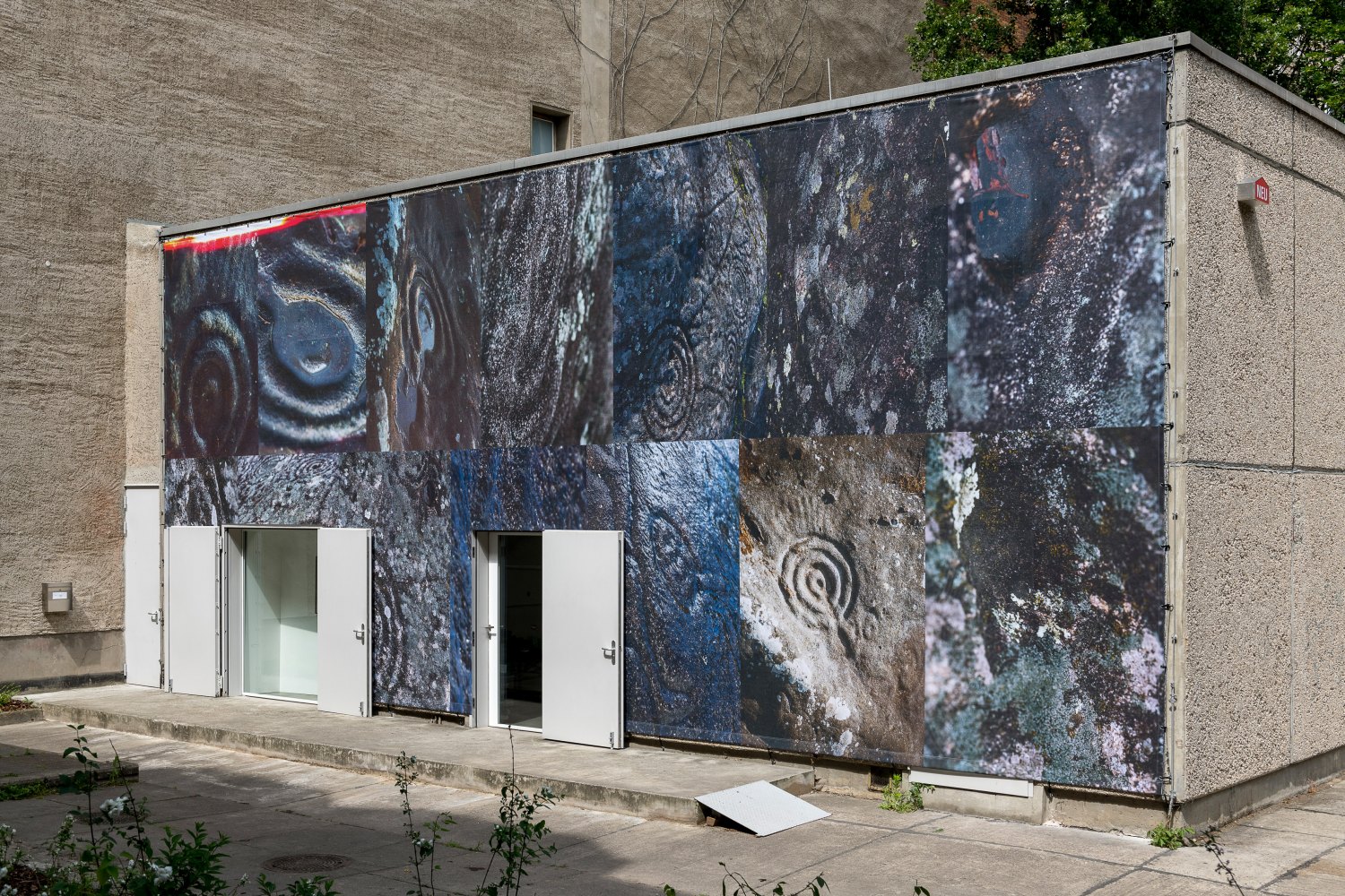 Installation view, Josephine Pryde, Exterior, Night, Day, Galerie Neu, Berlin 2020