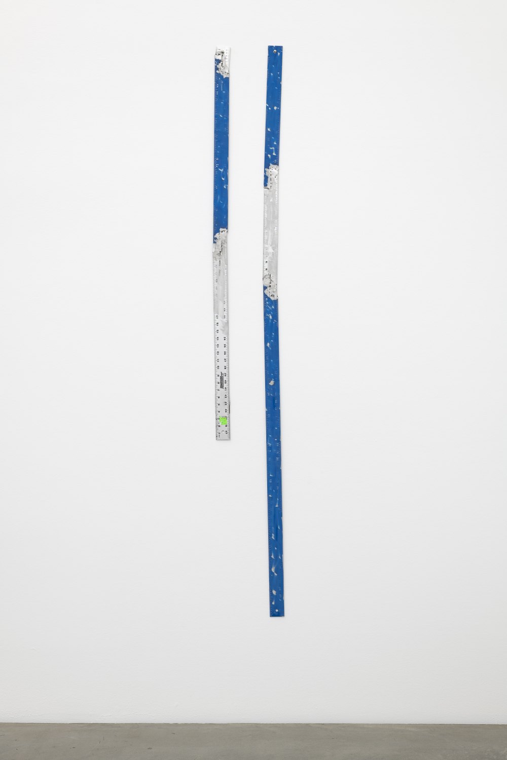 Win McCarthy Untitled (Divergent Blue), 2021 Welded aluminum rulers 200 x 24 cm   
