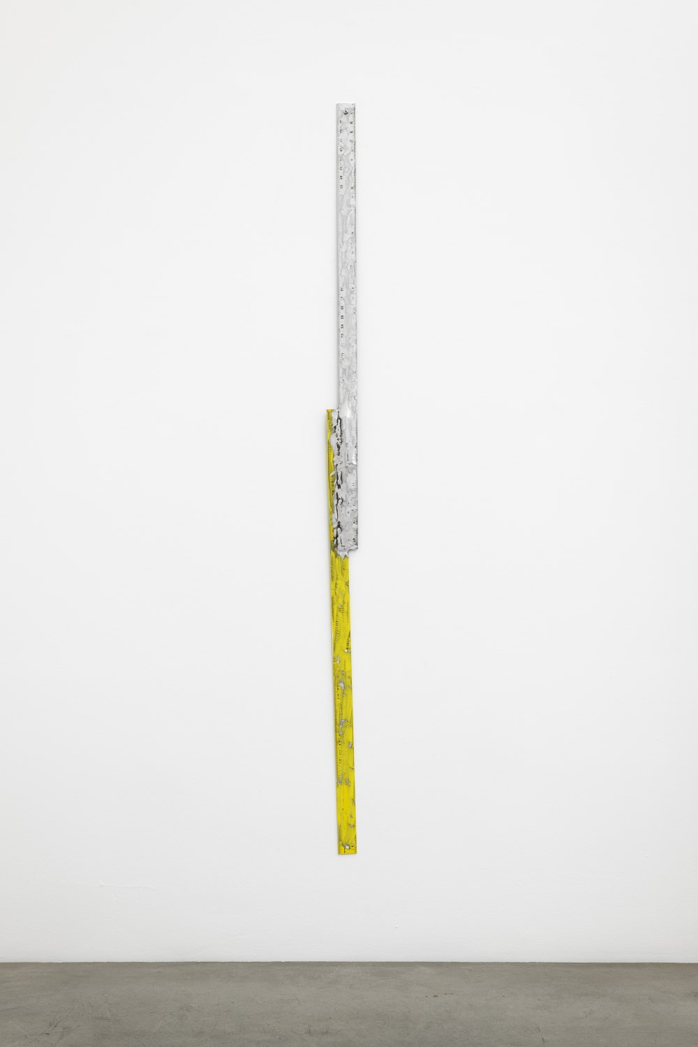 Win McCarthy Untitled (Conjoined Line), 2021 Welded aluminum rulers 205 x 8.5 cm