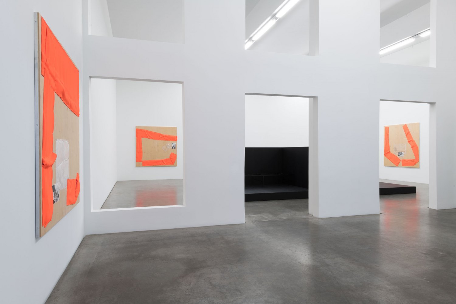 Installation view, Tom Burr, Compressions, Galerie Neu, 2022