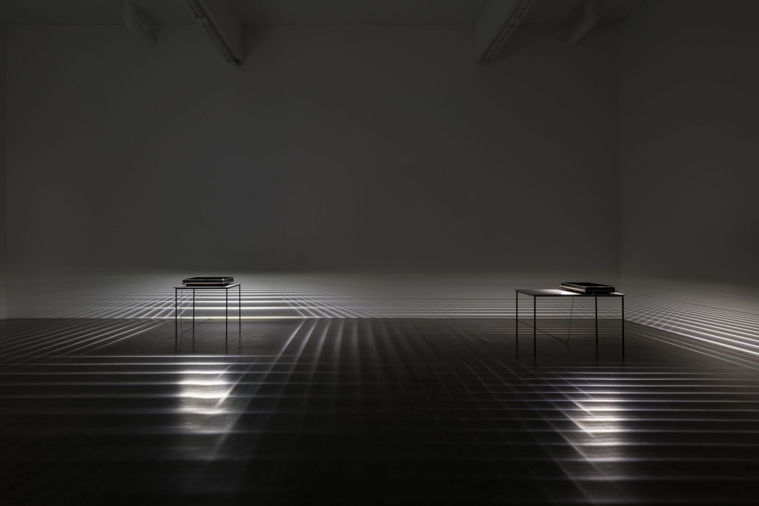 Kitty Kraus, Untitled, 2022, 4 elements; cooling fan, microphone,  mobile amplifier; 3 x aluminum, mirror,  LED, cable, wood, tape and table