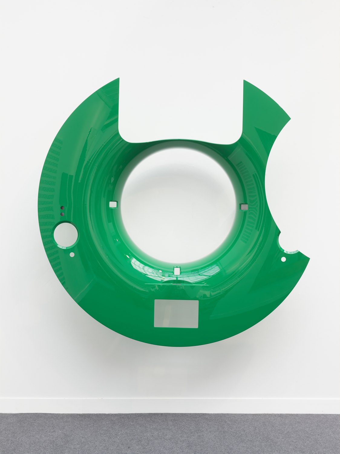 Yngve Holen Mamirauá, 2015 Plastic, car paint, steel, 177 x 185 x 36,5 cm
