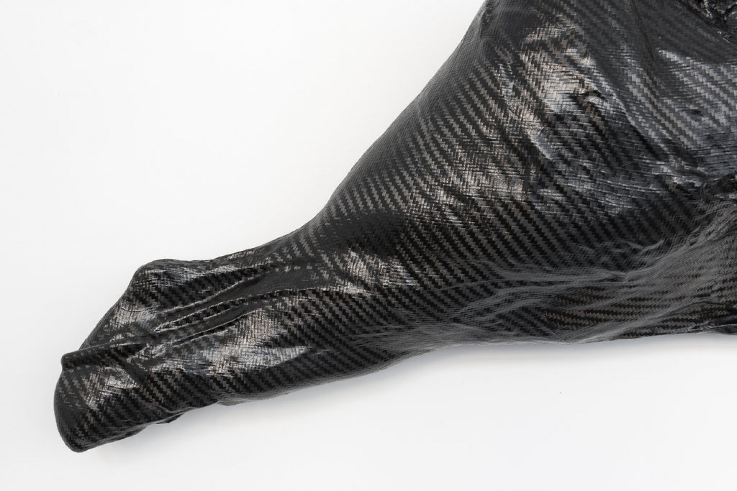 Yngve Holen  FOD, 2021 Carbon fiber, foam core, 101 x 270 x 29 cm, Detail  