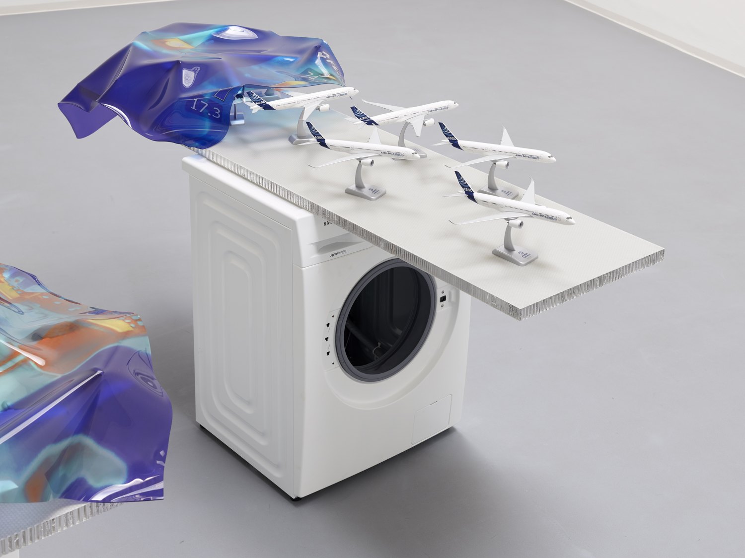 Yngve Holen ars viva, Installation view, Bonner Kunstverein, 2015 
