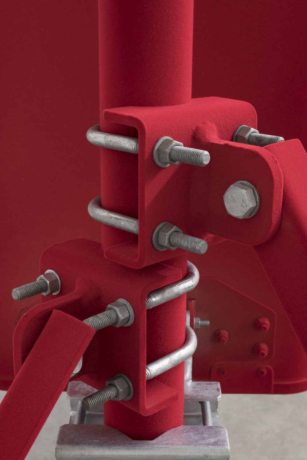 (Detail)  Yngve Holen  5G Oslo Base Station Red, 2023 metal, antenna, resin, polyester 336 x 277 x 277 cm 