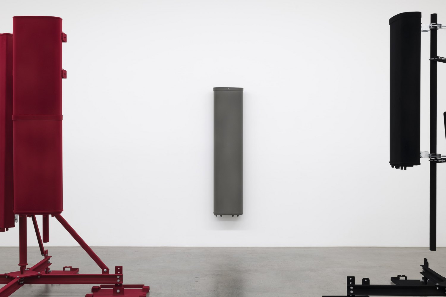 Installation view, Yngve Holen, 5G, Galerie Neu, Berlin, 2023 