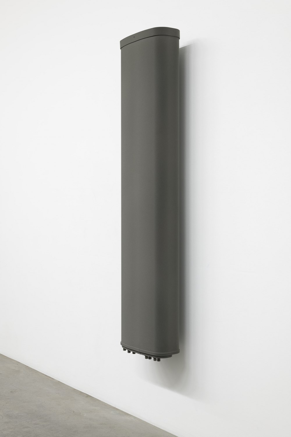 Yngve Holen 5G Amphenol 2.0 Grey, 2023 glassfiber antenna, resin, flock, metal 204 x 48 x 21 cm 