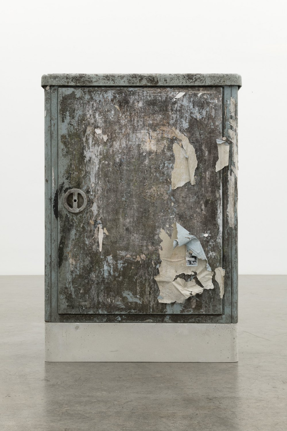 Klara Lidén  Untitled, 2021  Junction box, concrete 111 x 75 x 32 cm  