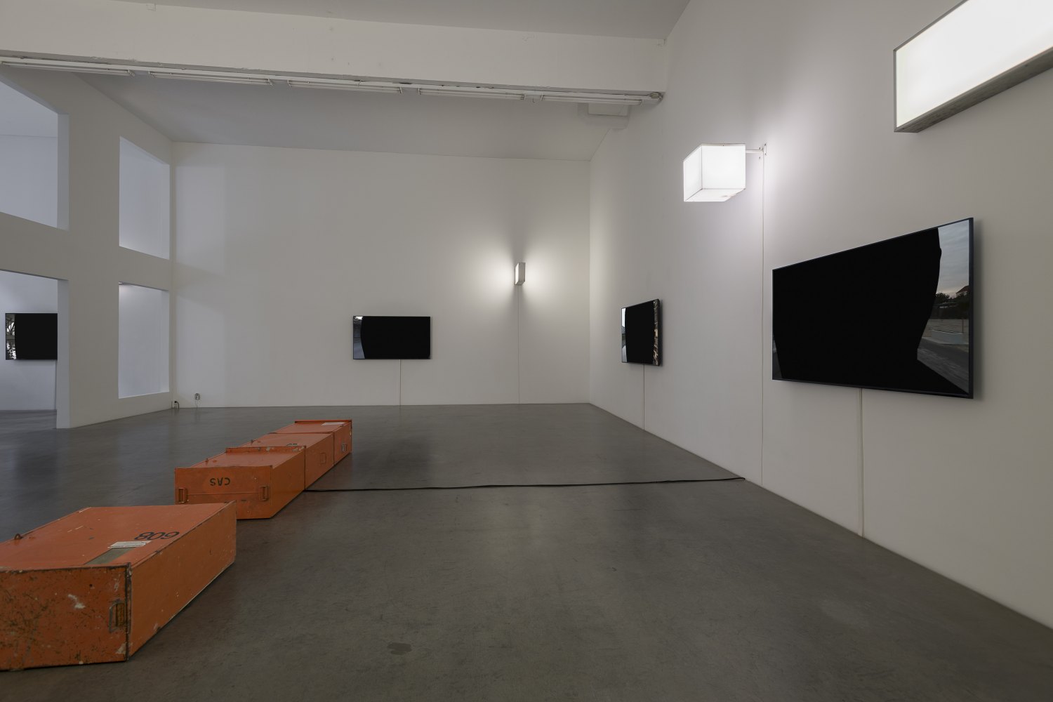 Installation view, Klara Lidén, (0, 0, 0), Galerie Neu, Berlin, 2023