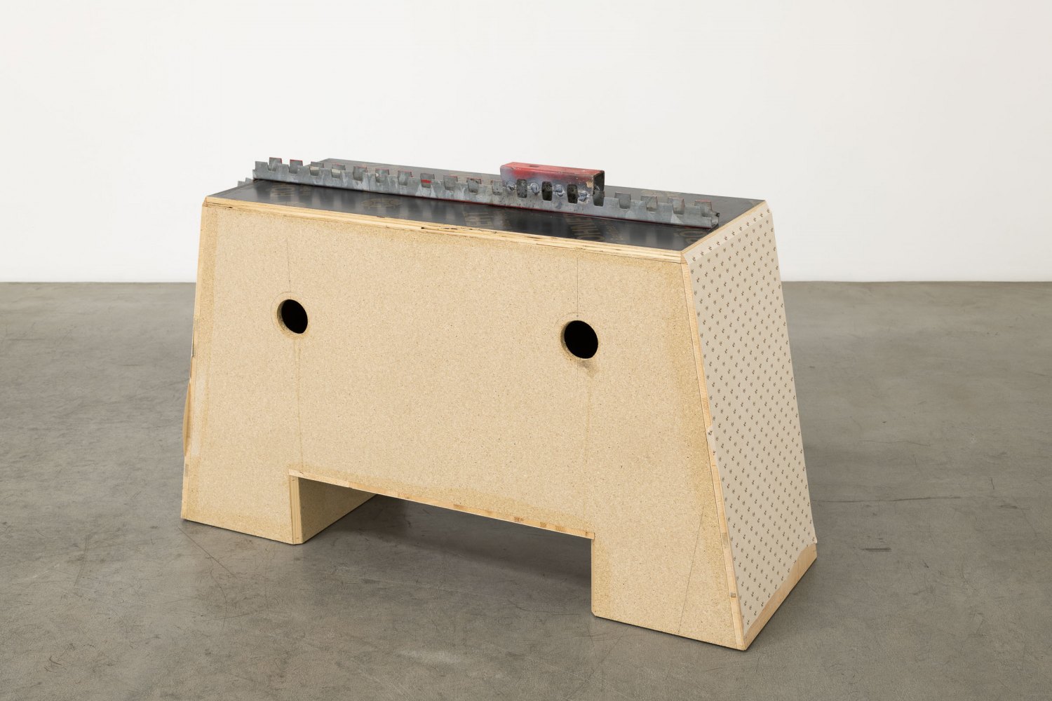 Manfred Pernice anticorpo 2, 2024 Wood, plastic foil, metal 76 x 121 x 40 cm