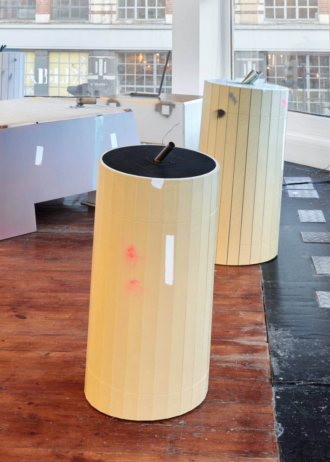 Installation view, Manfred Pernice & Megan Plunkett, >anticorpo<, 2024