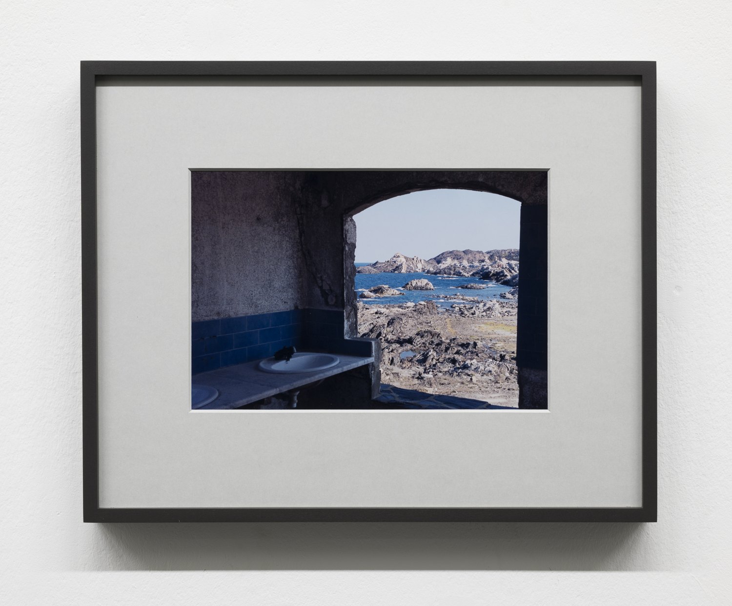 Josephine Pryde Club Med (Untitled), 2007/2022 C-print, framed 32 x 40 x 3 cm 3/3 + 2 AP