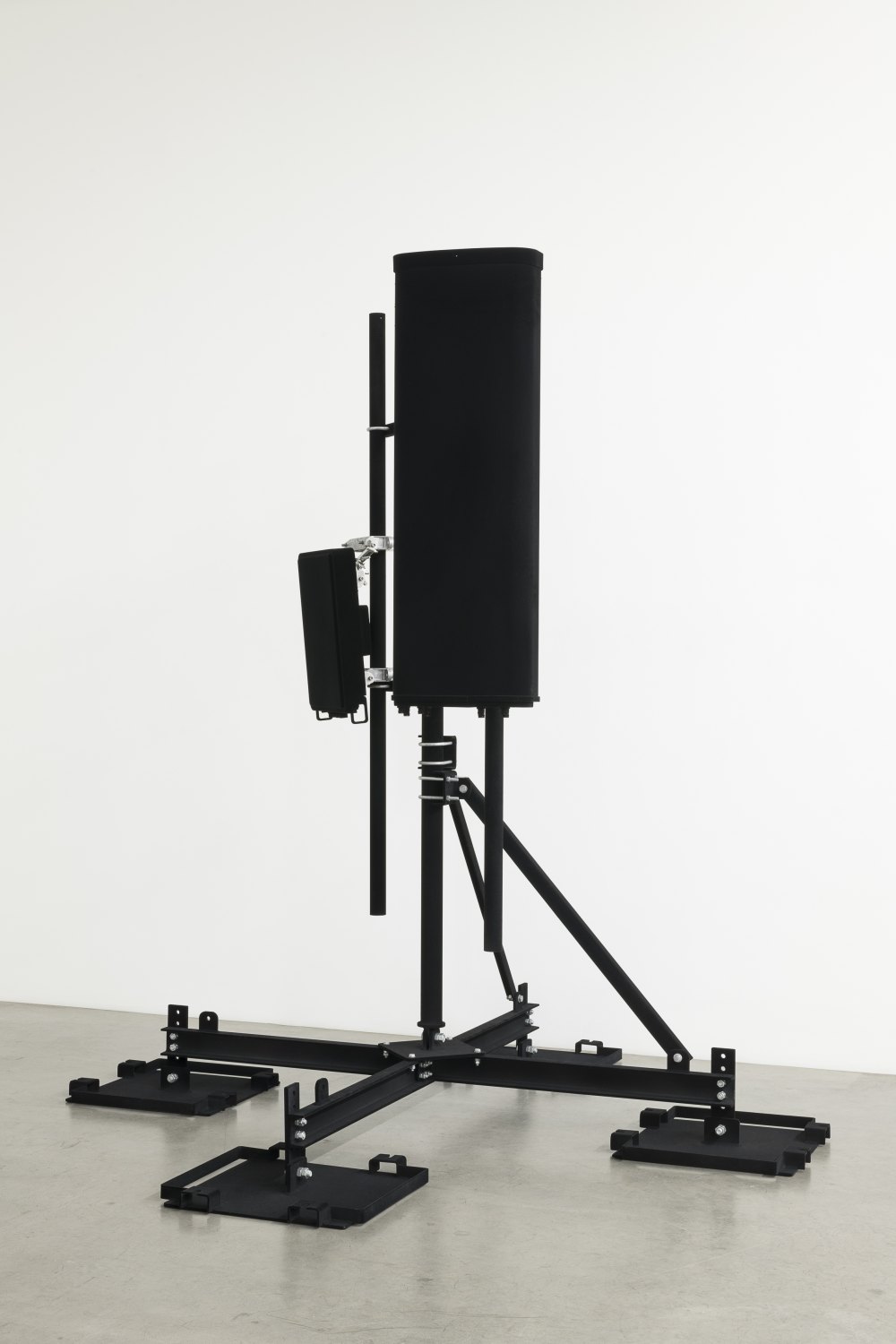 Yngve Holen 5G Oslo Base Station BlackInstallation view, Galerie Neu, Berlin, 2024