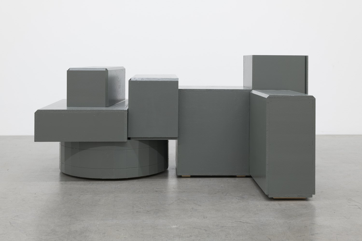 Manfred Pernice von der Stange 8, 2011 Wood, varnish 67 x 104.5 x 144.5 cm