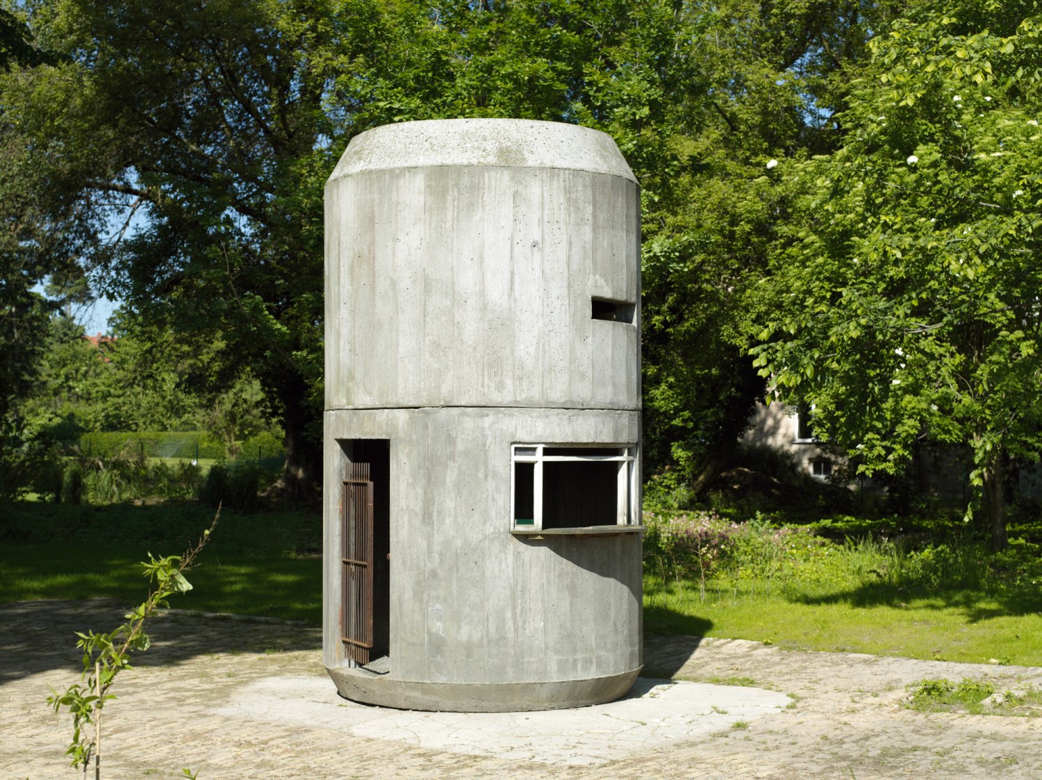 Installation view, Sculpture Garden, Villa Schöningen, Potsdam, 2010
