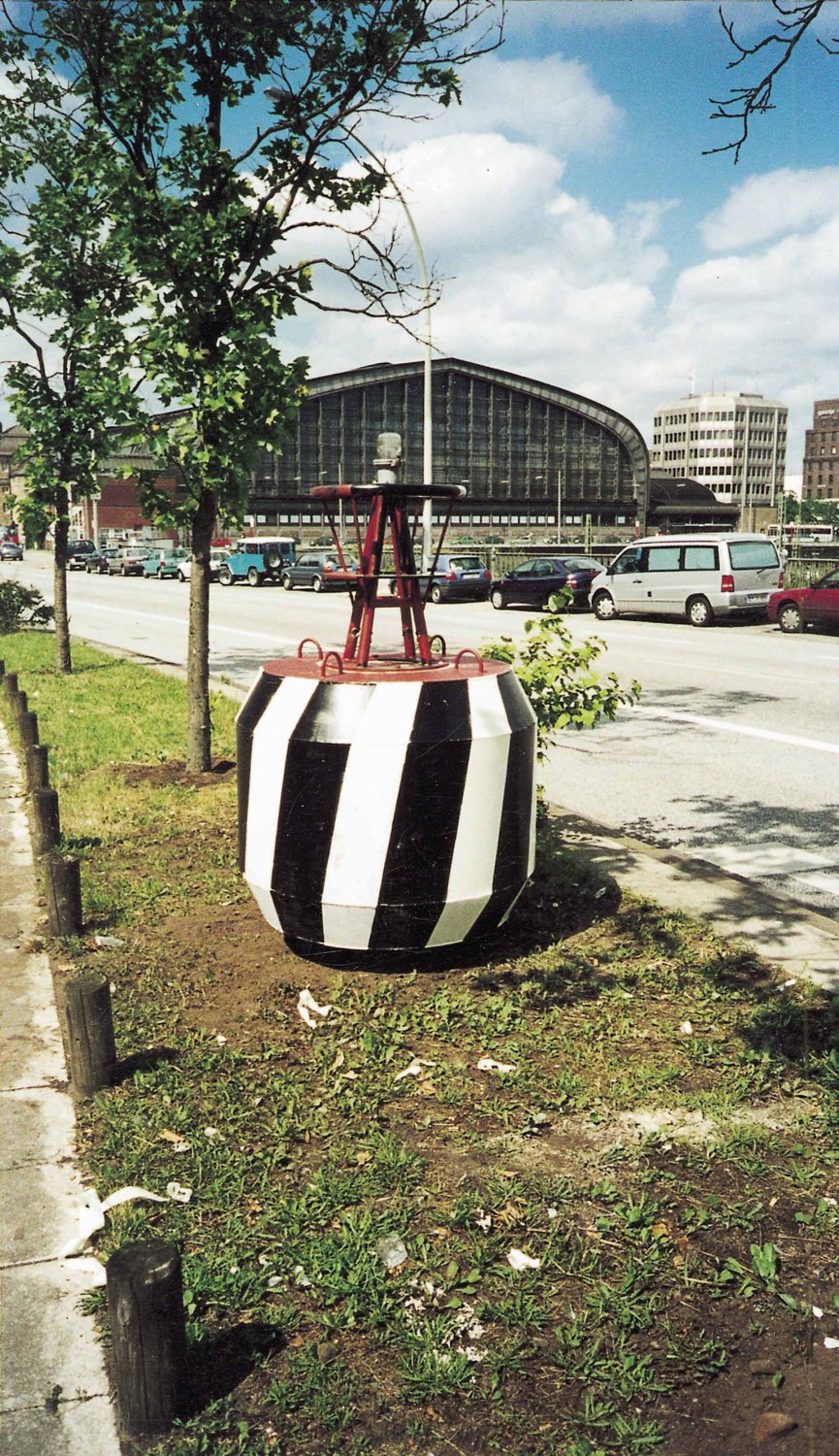 Manfred Pernice Signaldose, 2000/01 Wood, metal, plastic, concrete 245 x 115 x 115 cm