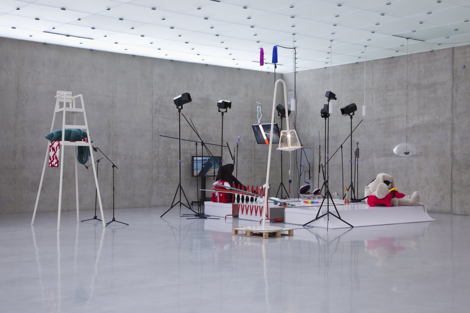 Cosima von Bonin THE FATIGUE EMPIRE Installation view, Kunsthaus Bregenz, Bregenz, AT, 2010