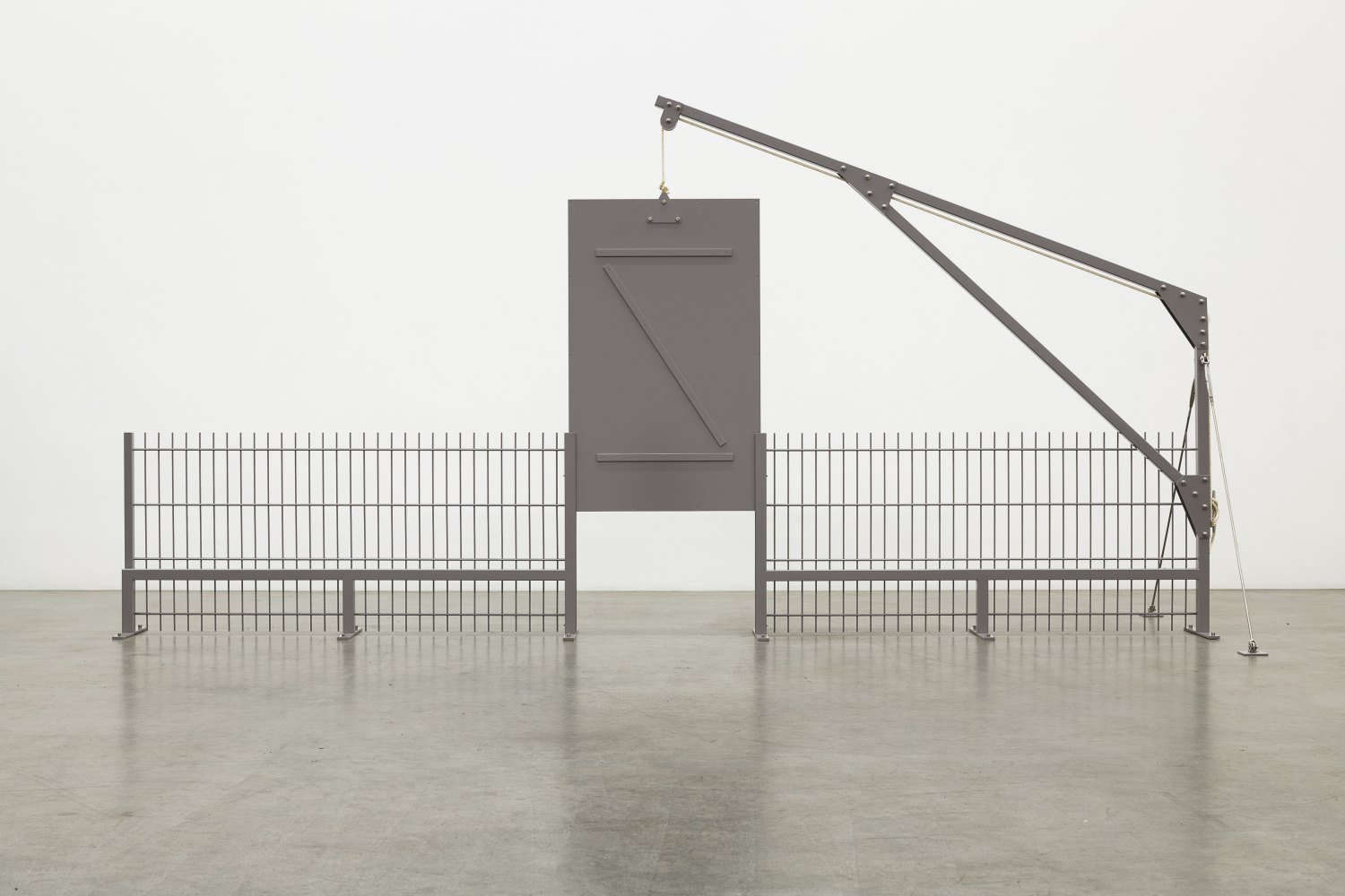 DEESKALATIONSTRAINING (SHARK LOCK), 2007 powder-coated steel 195 x 394 x 34 cm