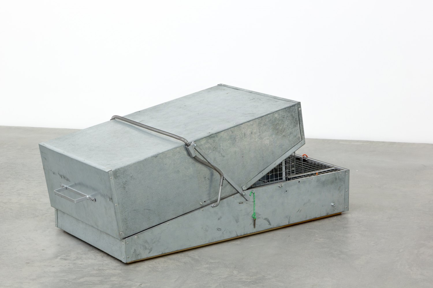 Andreas Slominski Waschbärfalle, 2000  Wood, metal, cords, bait, 69 × 129 × 68 cm   