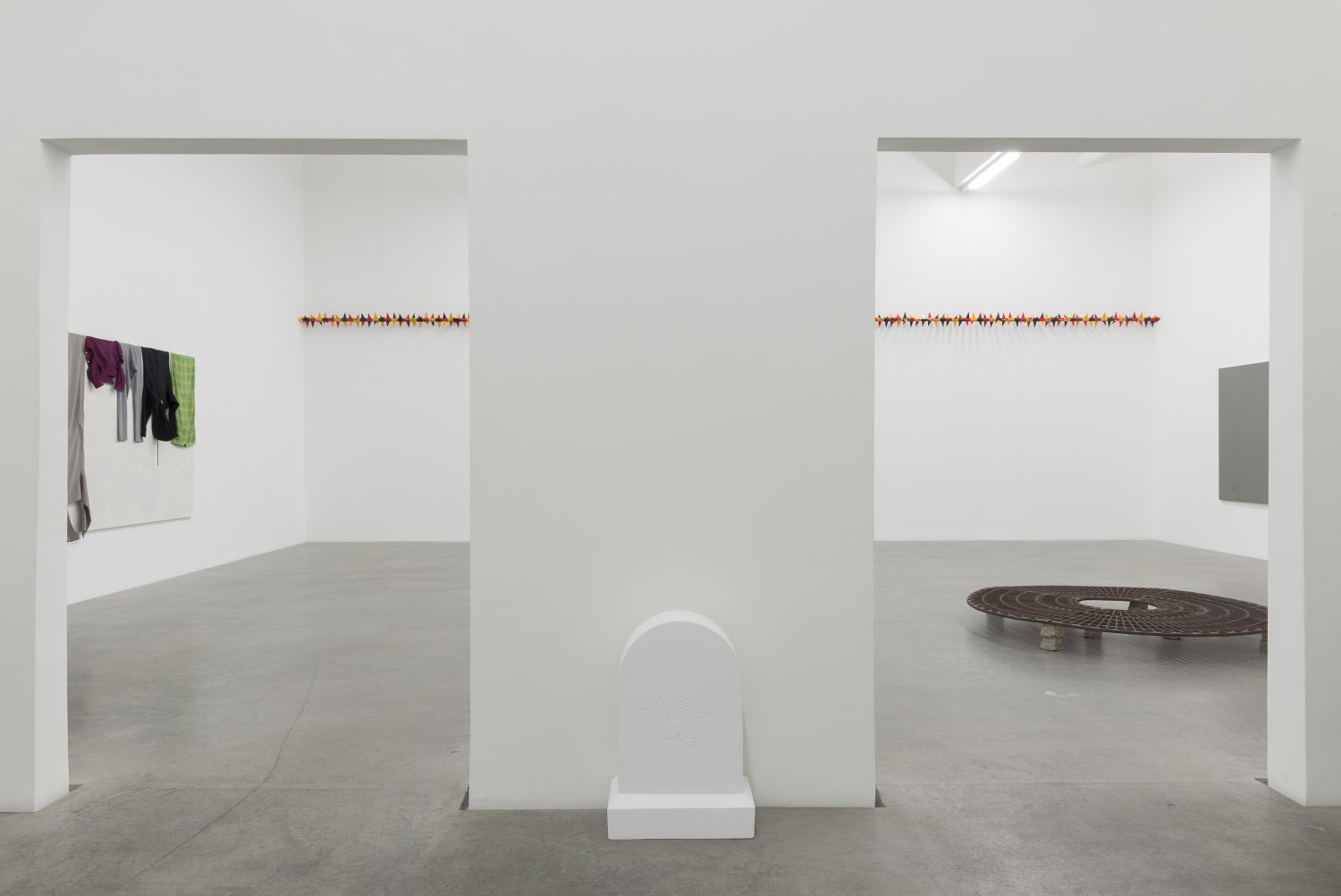 Claire Fontaine, May our enemies not prosper Installation view, Galerie Neu, Berlin 2016