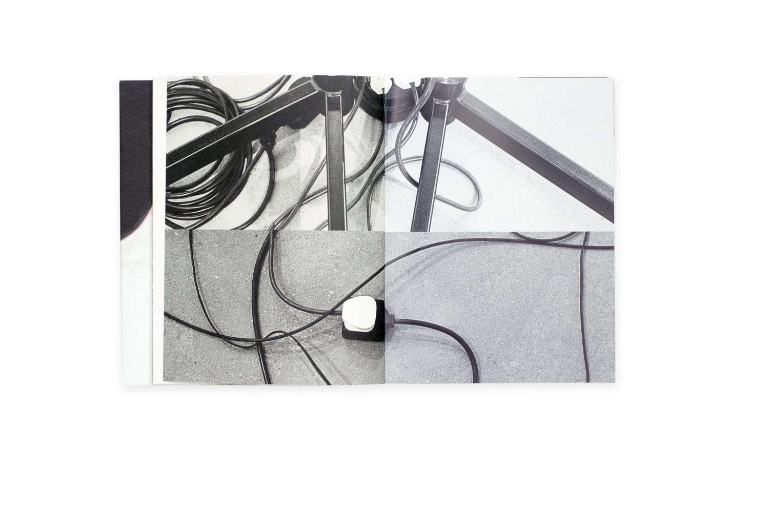 Hilary Lloyd, Hilary Lloyd ed. by Nicola Dietrich, Catalogue, Museum für Gegenwartskunst, Gateshead/Basel 2011/12, 216 p.  ISBN 978-3-77573-299-4