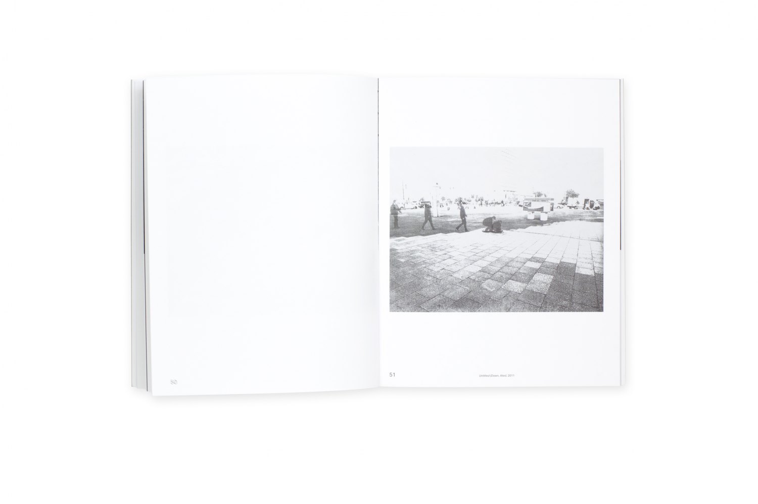 Klara Lidén, Invalidenstraße ed. by Letizia Ragaglia, Catalogue, Museion, Bolzano 2013, 138 p. ISBN 978-8-86749-035-6