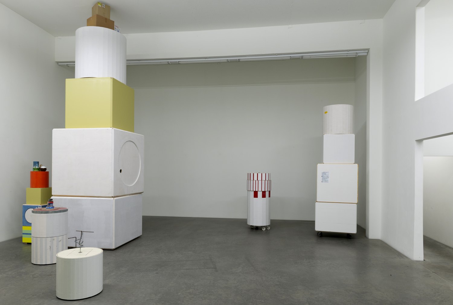 Manfred Pernice, Teile & peile Installation view, Galerie Neu, Berlin 2015
