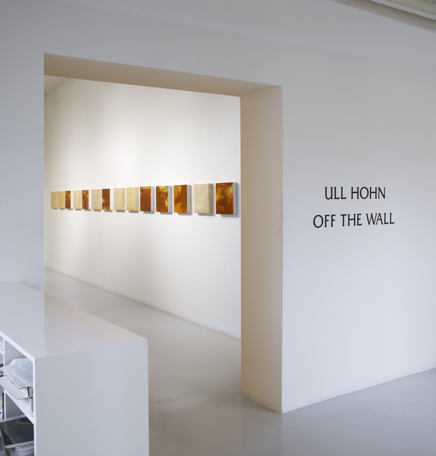 Ull Hohn, Off the Wall Installation view, Galerie Neu, Berlin 2006